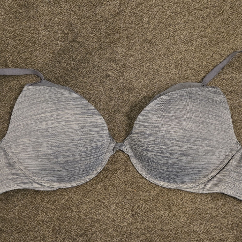 3/$15 EUC VS Pushup Plunge Bra Size 32DD